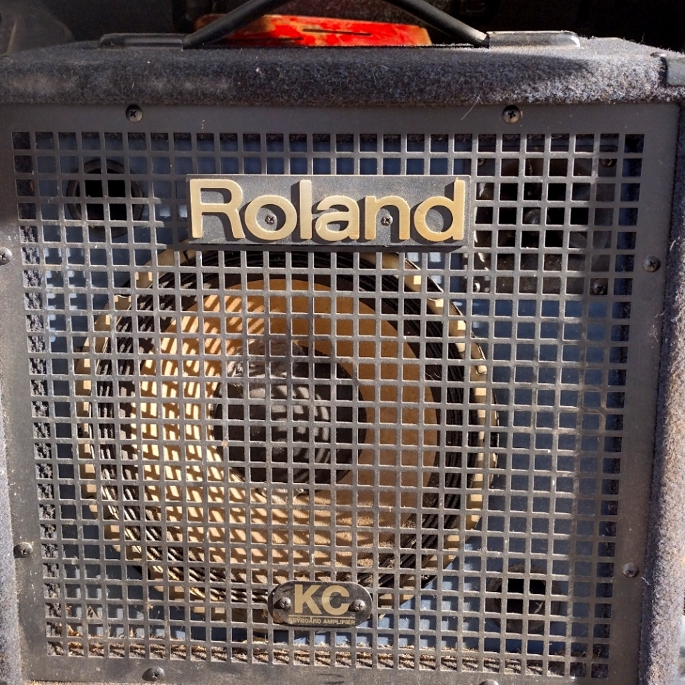 Roland kc-60 amplifier